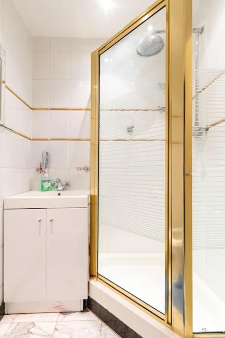 Stunning Three Bed In West Hampstead Apartment ลอนดอน ภายนอก รูปภาพ
