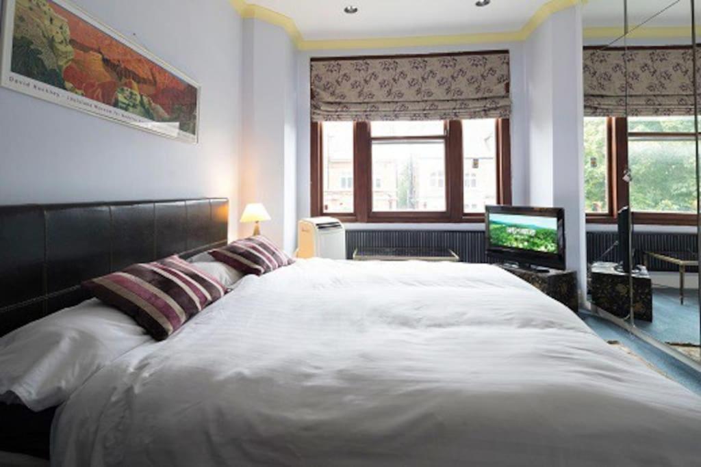 Stunning Three Bed In West Hampstead Apartment ลอนดอน ภายนอก รูปภาพ