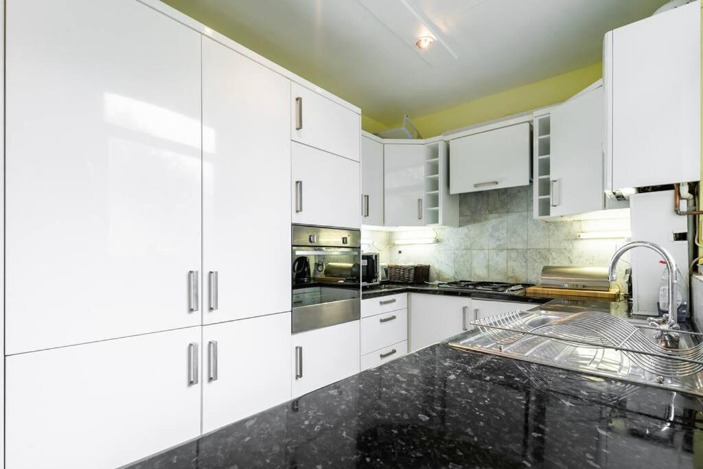 Stunning Three Bed In West Hampstead Apartment ลอนดอน ภายนอก รูปภาพ